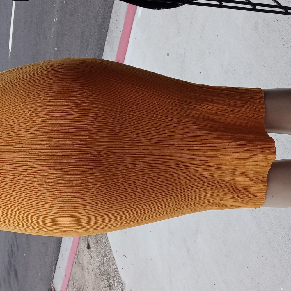 Dress - Picture 3 of 4